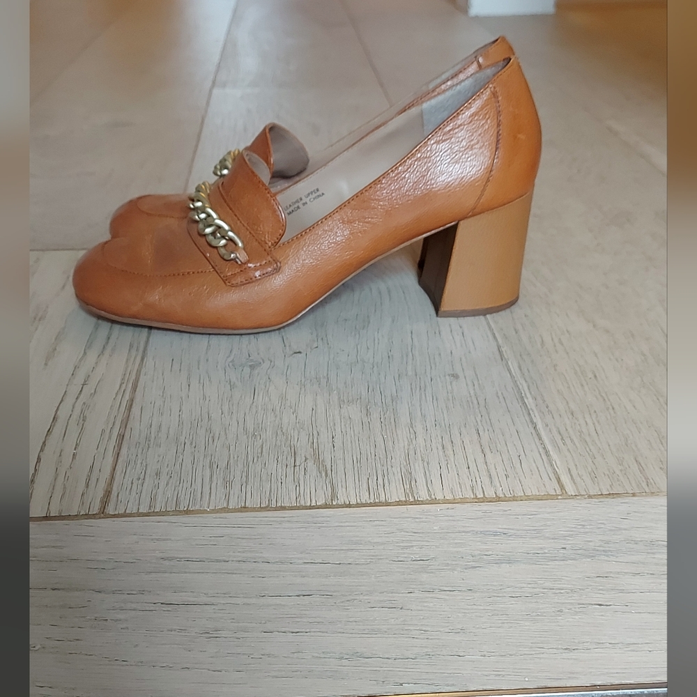 Tahari brown leather chunky heel with gold chain detail, size 8.5 - Picture 5 of 6